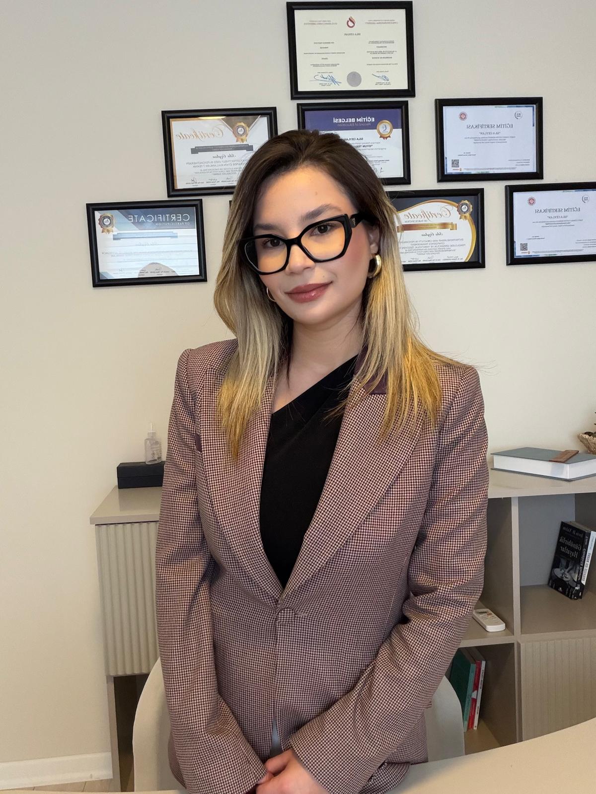 Psikolog Sıla Ceylan